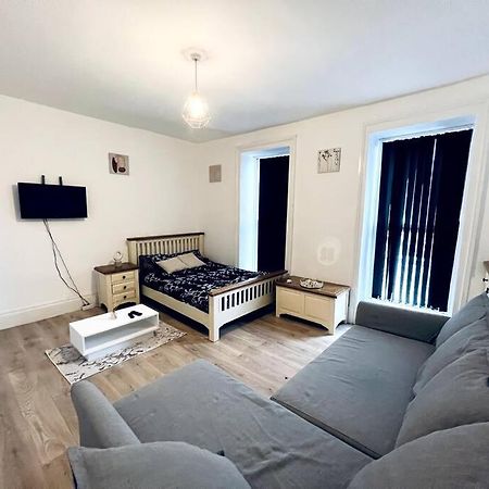One Bedroom Close To Hyde Park #01 London Bagian luar foto