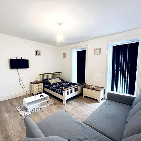 One Bedroom Close To Hyde Park #01 London Bagian luar foto