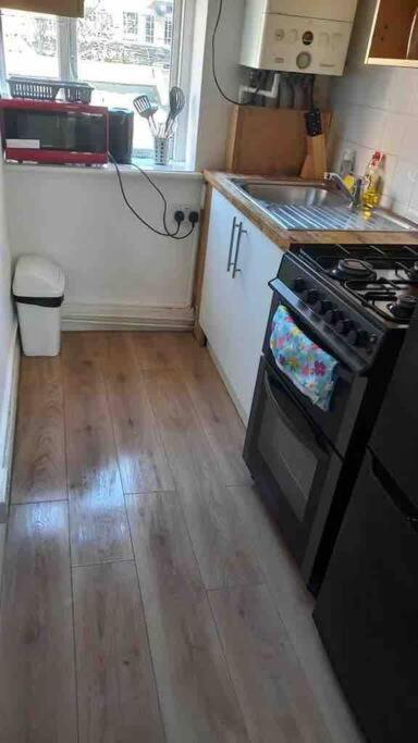 One Bedroom Close To Hyde Park #01 London Bagian luar foto